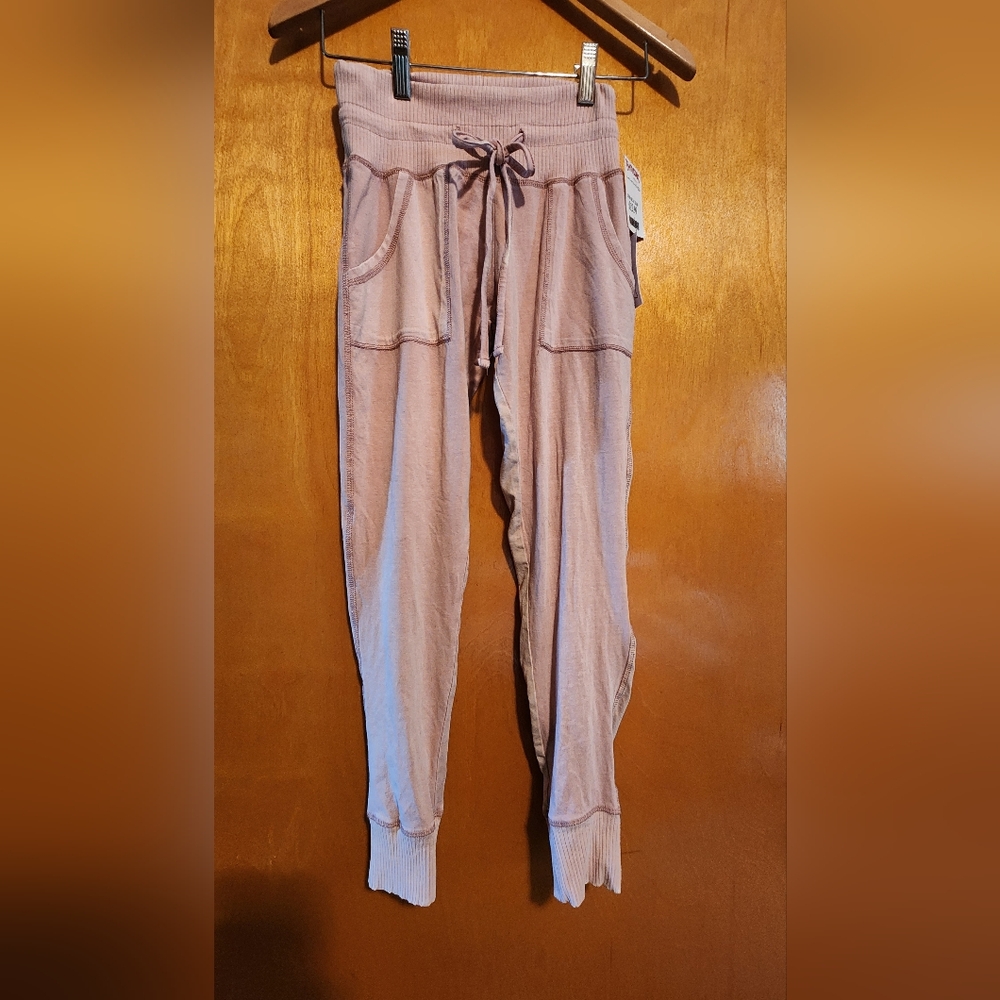 NWT Livi Juniors Mauve Pink Joggers